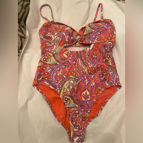 FLOWER Child O-Ring Cutout One-Piece Swimsuit Size Small - Picture 3 of 9